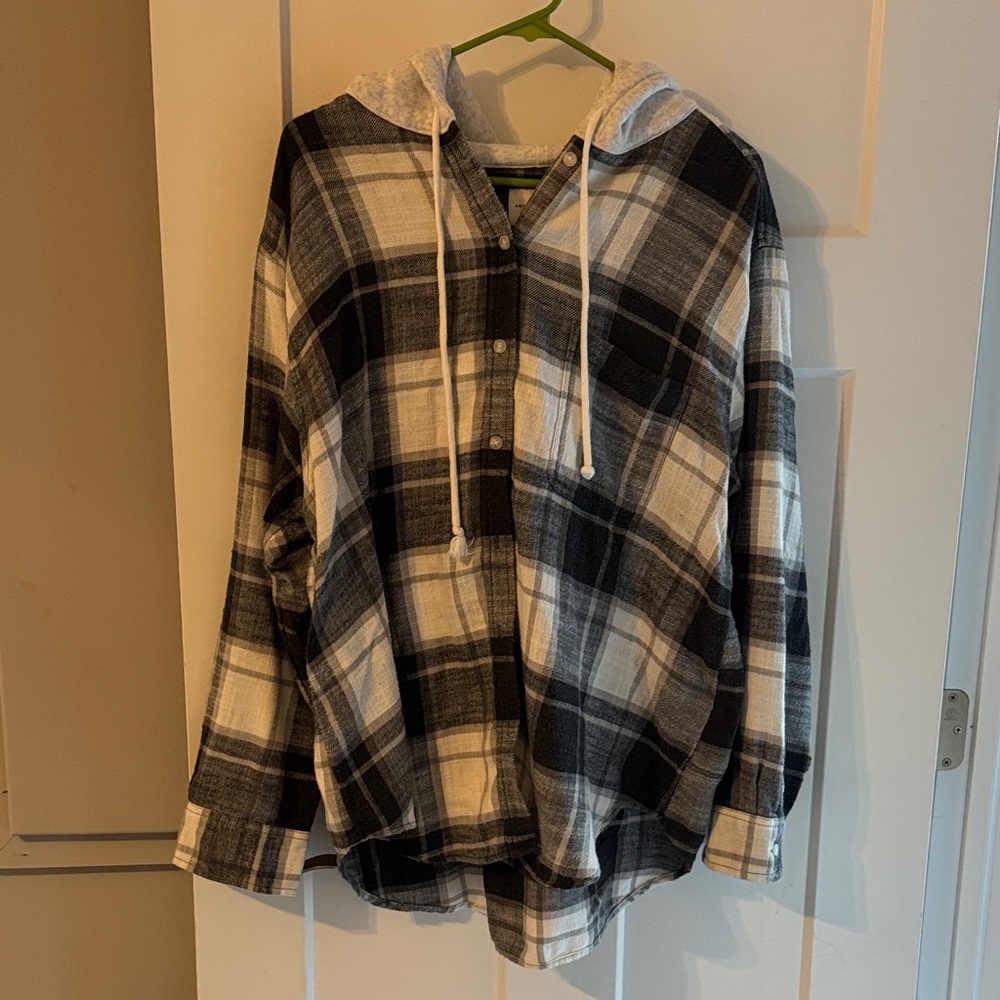 Plaid Hooded Shirt in Black and White